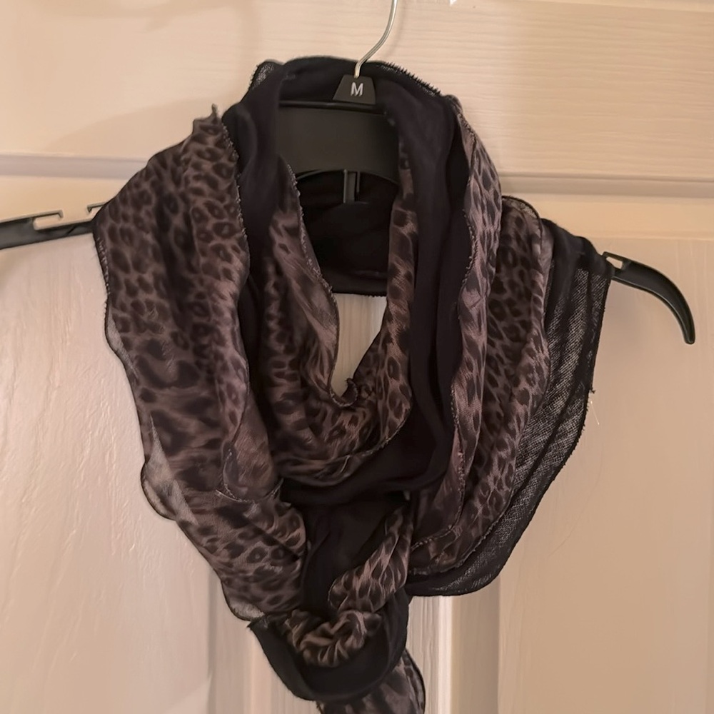 Women's Black and Gray Leopard Print Infinity Scarf